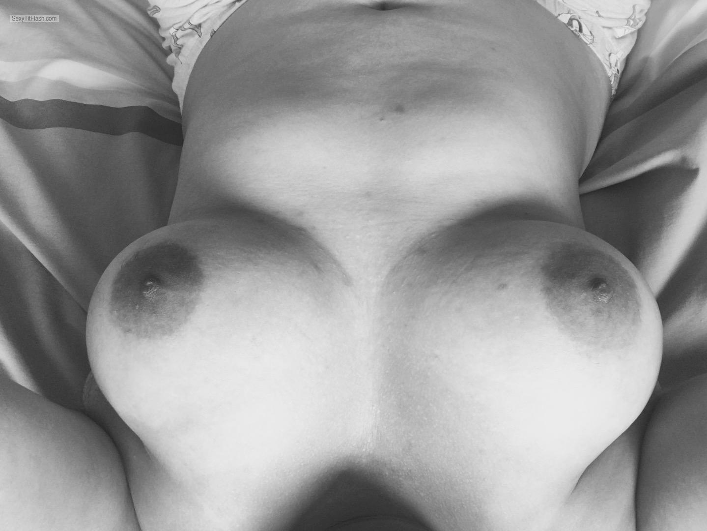 Mein Grosser Busen Topless Selbstporträt von Yum